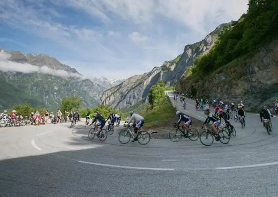 Alpe d'HuZes; twee triagisten werken mee binnen het medisch team van de organisatie.